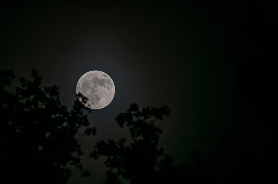Great Moon Photo? Seven Quick Tips