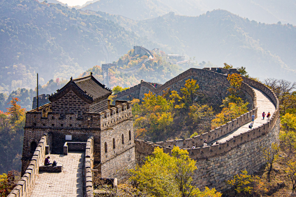 When you take a photo of the Great Wall of China in the fall, it's important to set the time on your camera for the time change.